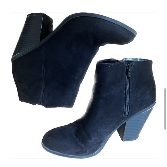 Banana Republic Shoes - Banana Republic Suede Booties | Black | 7.5